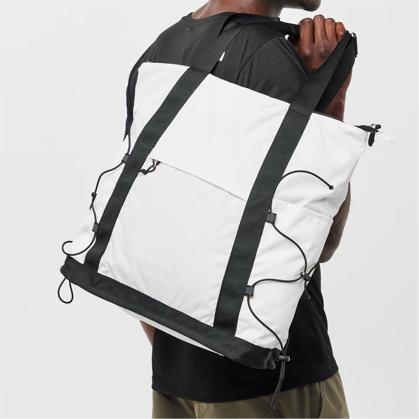 Individuell gefertigter Nylon-Reiserucksack reference style